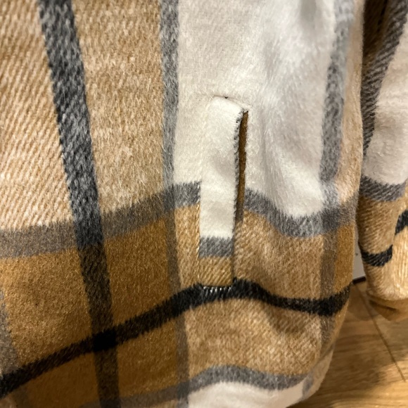 Womens shacket - Picture 4 of 5